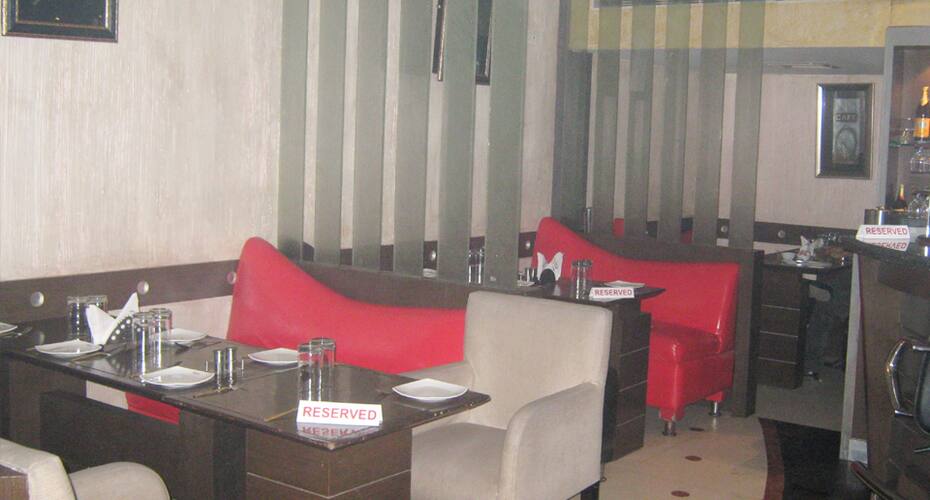 Hotel Rajmandir, Faridabad 4